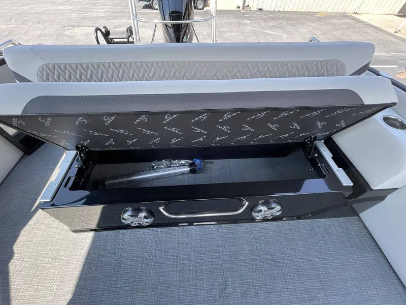 Slide: The Image of Crest Caribbean 250SLS 2026 - 31