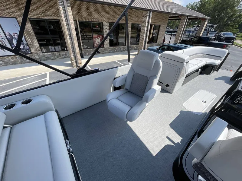 Slide: The Image of Crest Caribbean 250SLS 2026 - 34