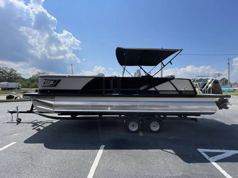 Slide: The Image of Crest Caribbean 250SLS 2026 - 4