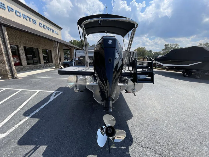 Slide: The Image of Crest Caribbean 250SLS 2026 - 6