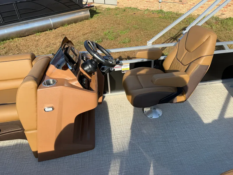 Slide: The Image of Tahoe Sport 2180 Swingback (VRB) & Honda 4-Stroke EFI 2026 - 11