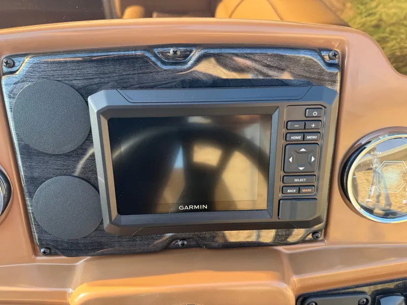 Slide: The Image of Tahoe Sport 2180 Swingback (VRB) & Honda 4-Stroke EFI 2026 - 16