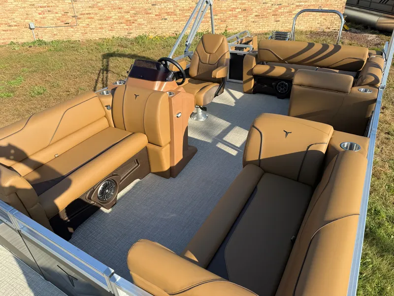 Slide: The Image of Tahoe Sport 2180 Swingback (VRB) & Honda 4-Stroke EFI 2026 - 33