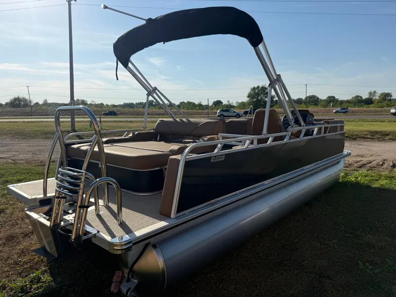 Slide: The Image of Tahoe Sport 2180 Swingback (VRB) & Honda 4-Stroke EFI 2026 - 46