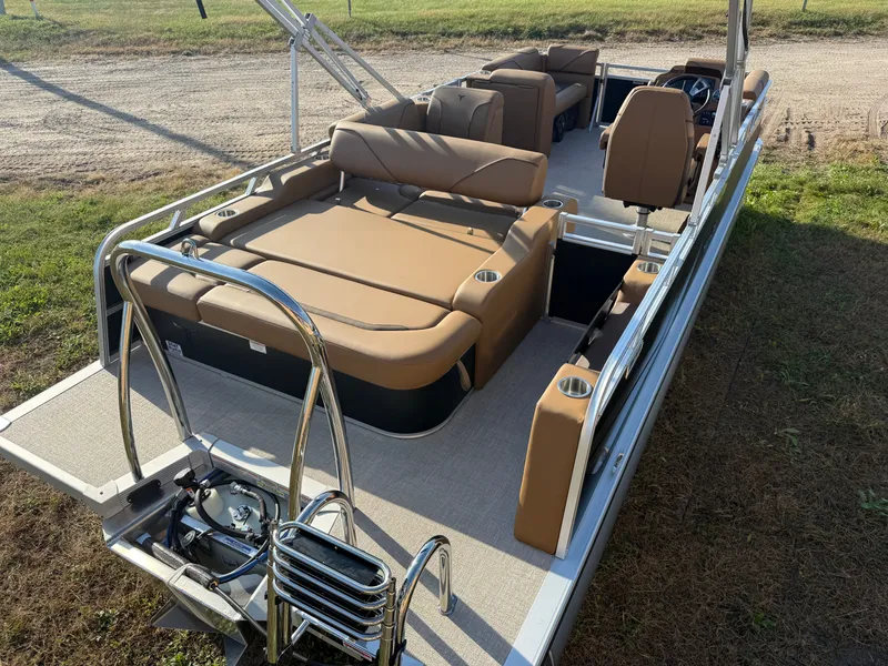 Slide: The Image of Tahoe Sport 2180 Swingback (VRB) & Honda 4-Stroke EFI 2026 - 6