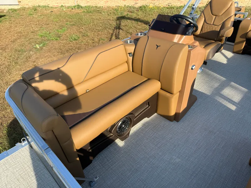 Slide: The Image of Tahoe Sport 2180 Swingback (VRB) & Honda 4-Stroke EFI 2026 - 9