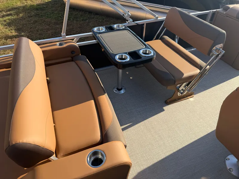 Slide: The Image of Tahoe LTZ 2385 Swingback (VRB) & Honda 4-Stroke EFI 2026 - 11