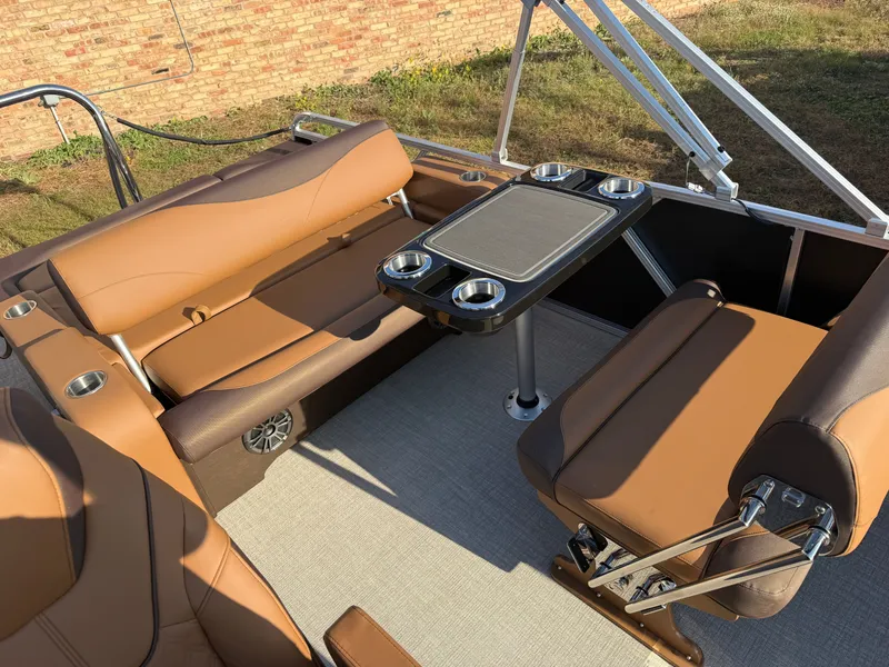 Slide: The Image of Tahoe LTZ 2385 Swingback (VRB) & Honda 4-Stroke EFI 2026 - 12