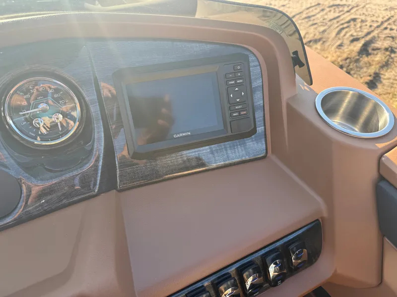 Slide: The Image of Tahoe LTZ 2385 Swingback (VRB) & Honda 4-Stroke EFI 2026 - 19