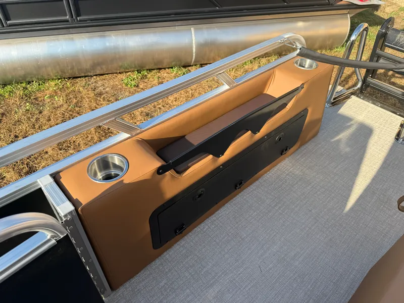 Slide: The Image of Tahoe LTZ 2385 Swingback (VRB) & Honda 4-Stroke EFI 2026 - 22