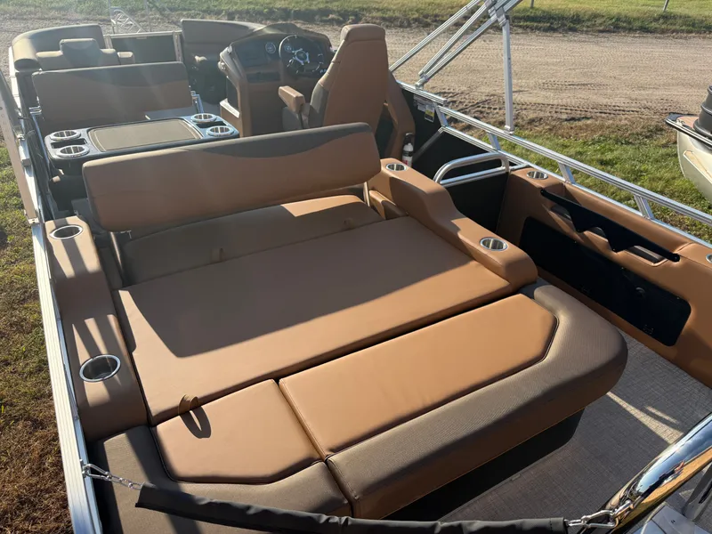 Slide: The Image of Tahoe LTZ 2385 Swingback (VRB) & Honda 4-Stroke EFI 2026 - 23