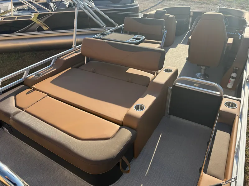 Slide: The Image of Tahoe LTZ 2385 Swingback (VRB) & Honda 4-Stroke EFI 2026 - 24