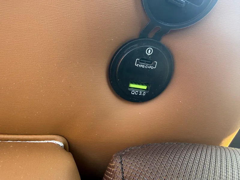 Slide: The Image of Tahoe LTZ 2385 Swingback (VRB) & Honda 4-Stroke EFI 2026 - 25