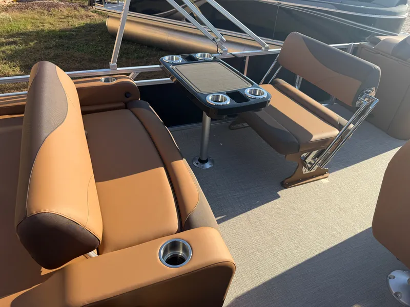 Slide: The Image of Tahoe LTZ 2385 Swingback (VRB) & Honda 4-Stroke EFI 2026 - 26