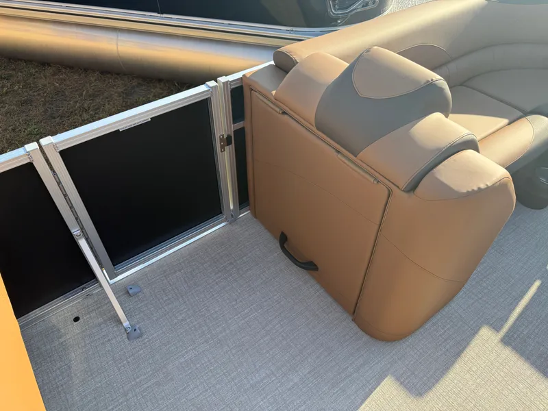 Slide: The Image of Tahoe LTZ 2385 Swingback (VRB) & Honda 4-Stroke EFI 2026 - 27