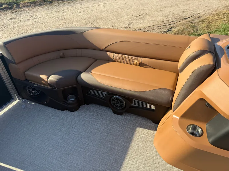 Slide: The Image of Tahoe LTZ 2385 Swingback (VRB) & Honda 4-Stroke EFI 2026 - 30