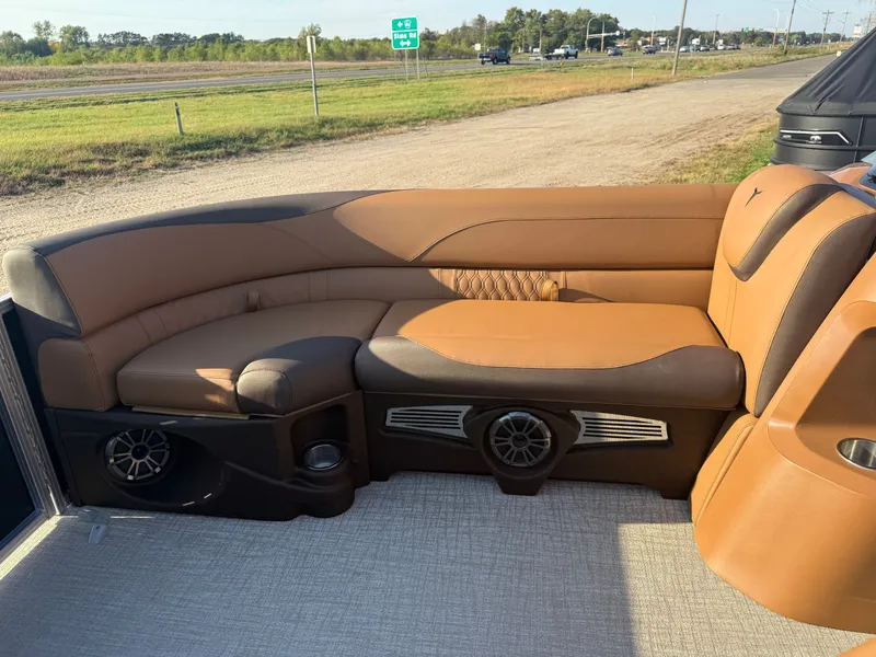 Slide: The Image of Tahoe LTZ 2385 Swingback (VRB) & Honda 4-Stroke EFI 2026 - 31