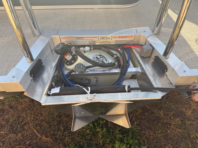 Slide: The Image of Tahoe LTZ 2385 Swingback (VRB) & Honda 4-Stroke EFI 2026 - 44