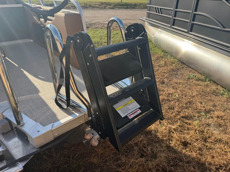 Slide: The Image of Tahoe LTZ 2385 Swingback (VRB) & Honda 4-Stroke EFI 2026 - 45