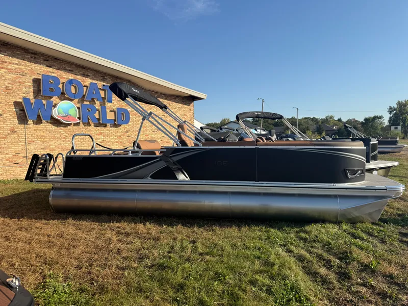 Slide: The Image of Tahoe LTZ 2385 Swingback (VRB) & Honda 4-Stroke EFI 2026 - 47