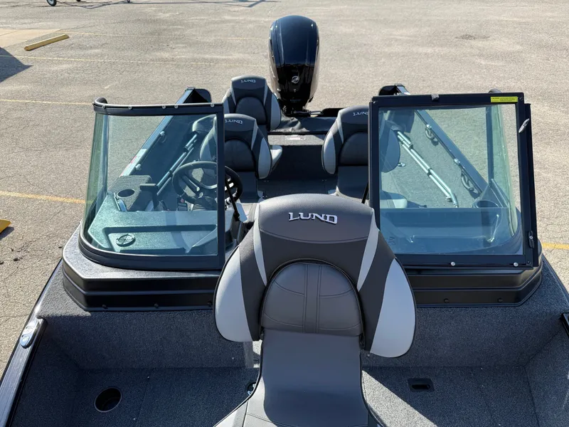 Slide: The Image of Lund 1650 Rebel XL Tiller 2026 - 10