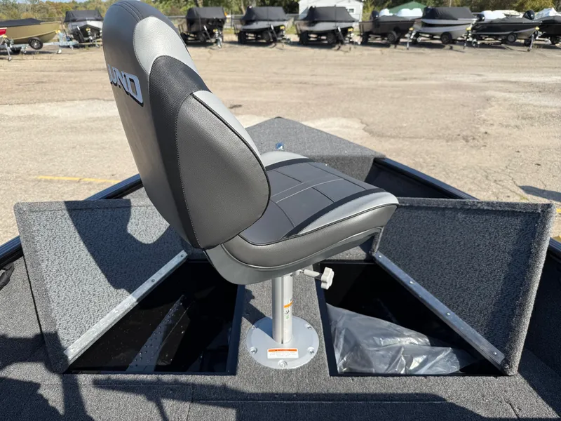 Slide: The Image of Lund 1650 Rebel XL Tiller 2026 - 11