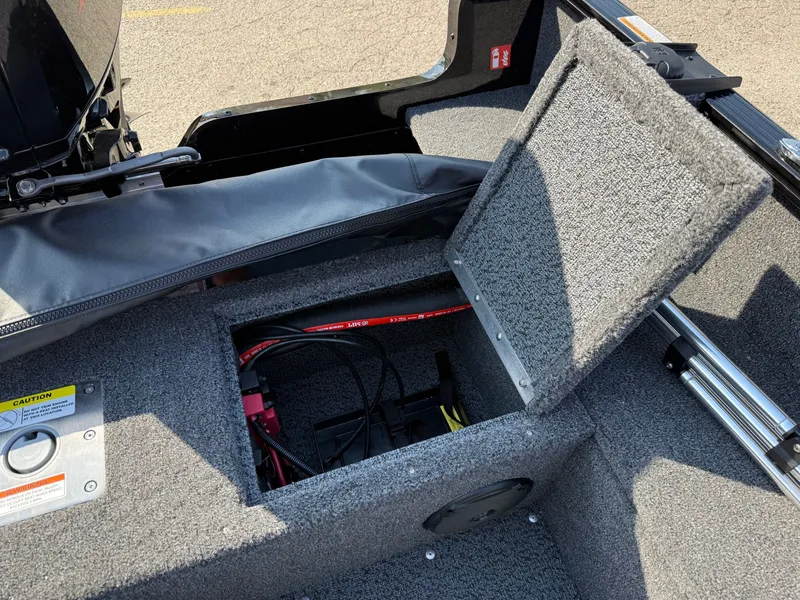 Slide: The Image of Lund 1650 Rebel XL Tiller 2026 - 12