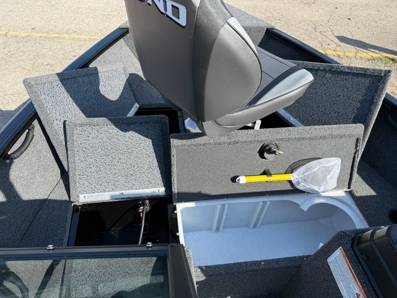 Slide: The Image of Lund 1650 Rebel XL Tiller 2026 - 3