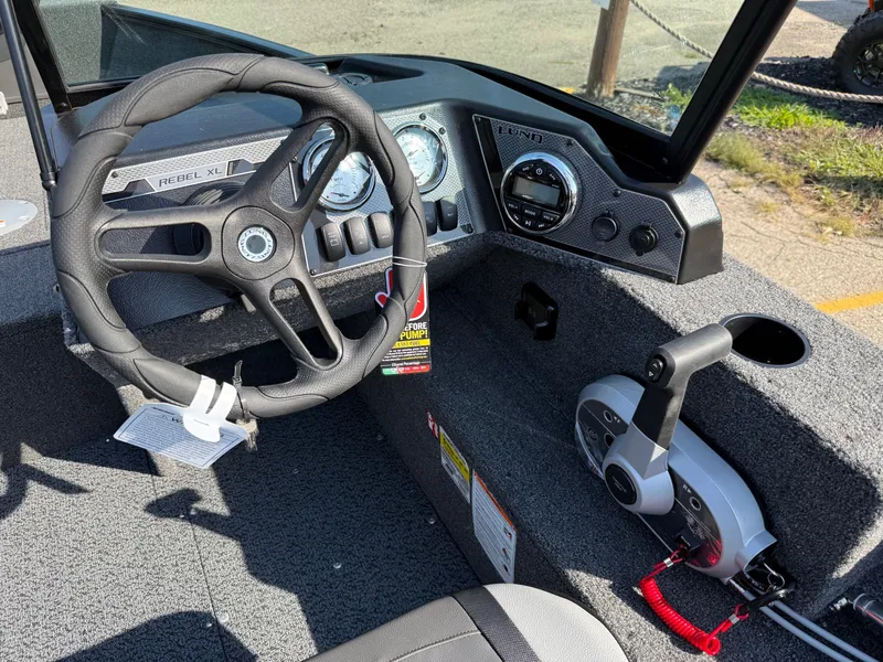 Slide: The Image of Lund 1650 Rebel XL Tiller 2026 - 4