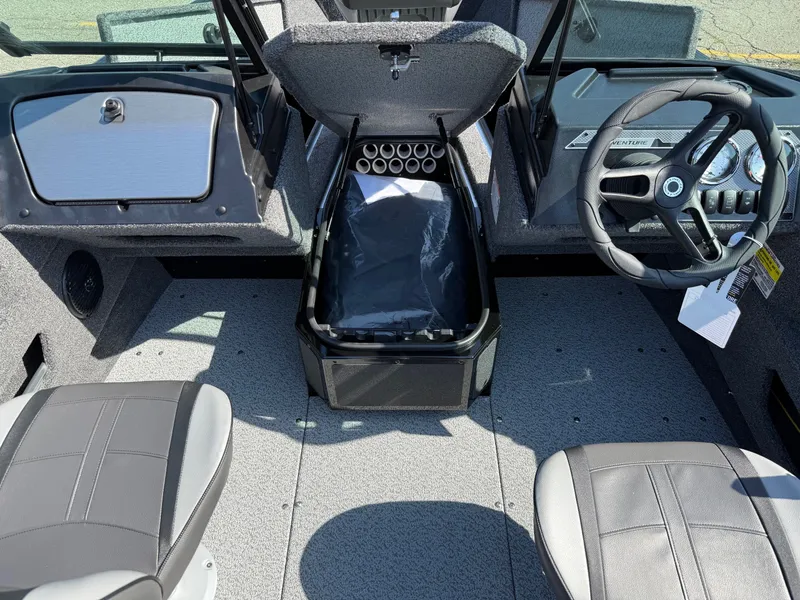 Slide: The Image of Lund 1675 Adventure Sport 2026 - 12