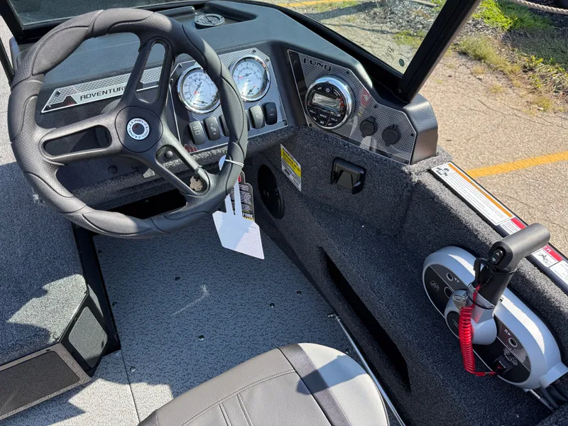 Slide: The Image of Lund 1675 Adventure Sport 2026 - 13