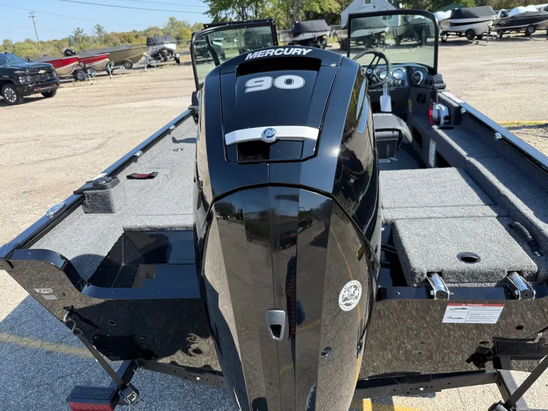 Slide: The Image of Lund 1675 Adventure Sport 2026 - 3