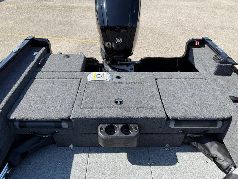 Slide: The Image of Lund 1675 Adventure Sport 2026 - 4