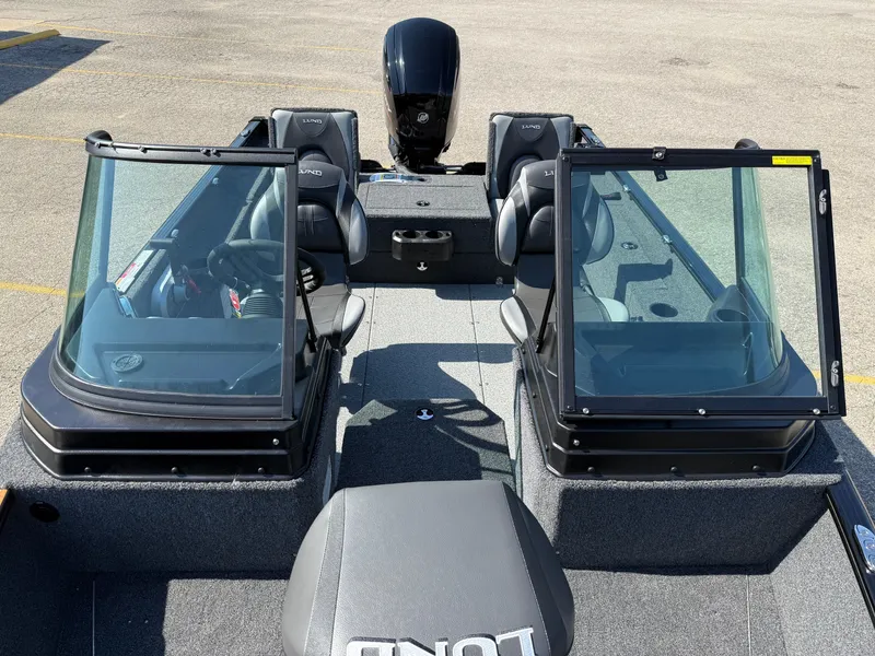 Slide: The Image of Lund 1675 Adventure Sport 2026 - 5