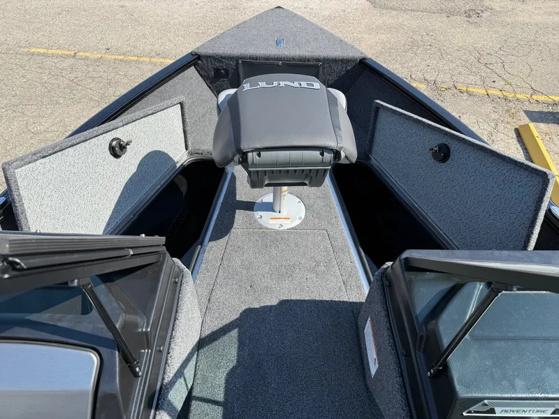 Slide: The Image of Lund 1675 Adventure Sport 2026 - 6