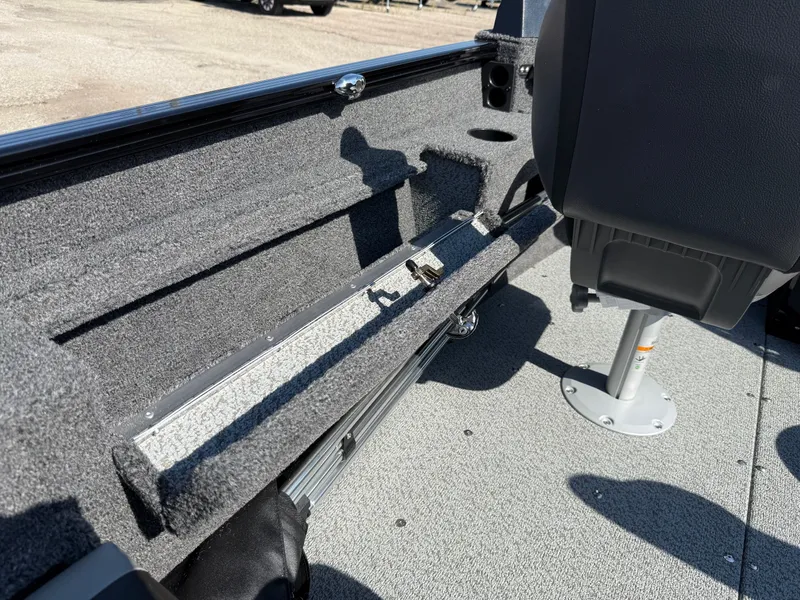 Slide: The Image of Lund 1675 Adventure Sport 2026 - 9