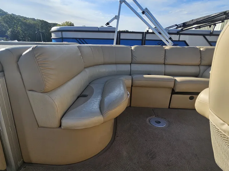 Slide: The Image of Bennington 2575 QXI 2009 - 14