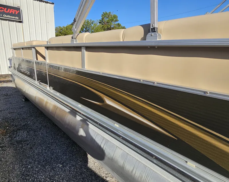 Slide: The Image of Bennington 2575 QXI 2009 - 16