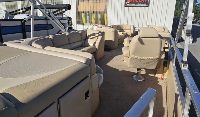 Slide: The Image of Bennington 2575 QXI 2009 - 5