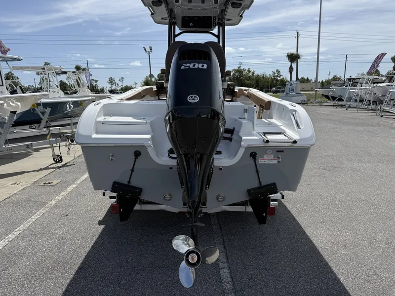 Slide: The Image of Sea Pro 222 Center Console 2026 - 3