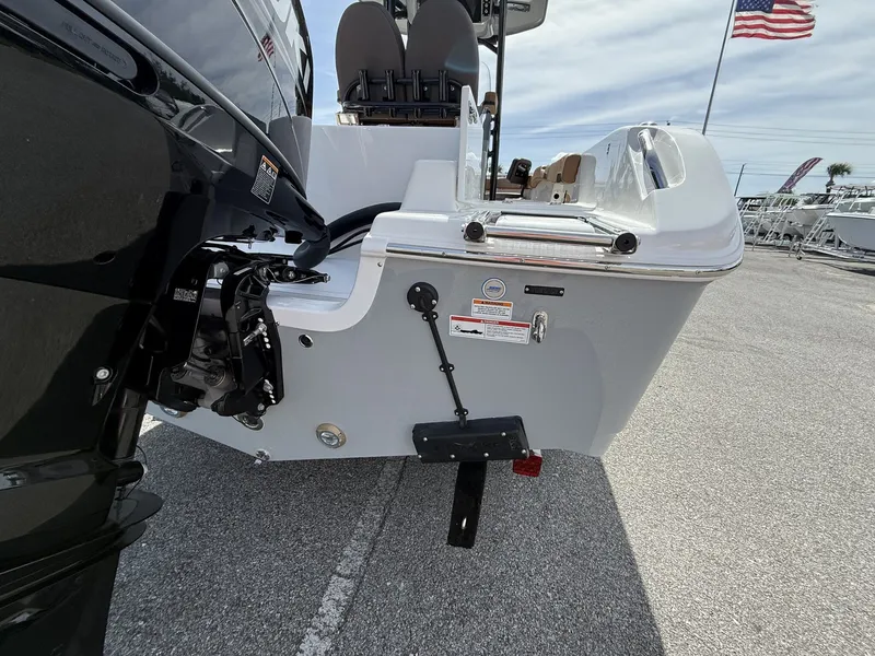 Slide: The Image of Sea Pro 222 Center Console 2026 - 4