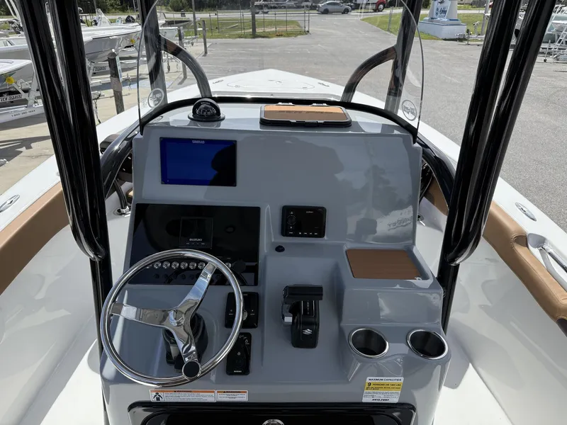 Slide: The Image of Sea Pro 222 Center Console 2026 - 7