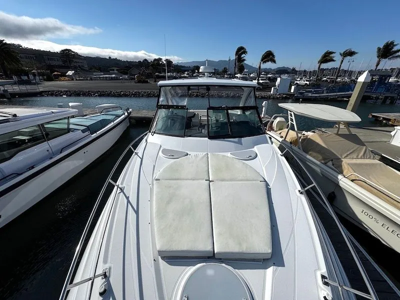 Slide: The Image of Cruisers Yachts 35 2019 - 19