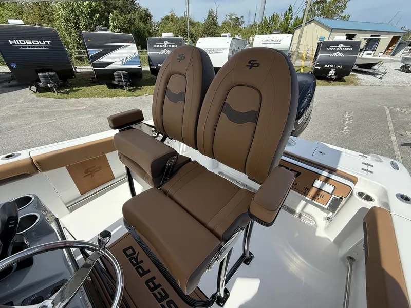 Slide: The Image of Sea Pro 222 Center Console 2026 - 9