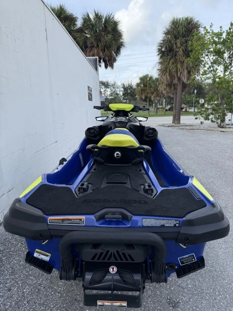 Slide: The Image of Sea-Doo Wake Pro 230 2020 - 5