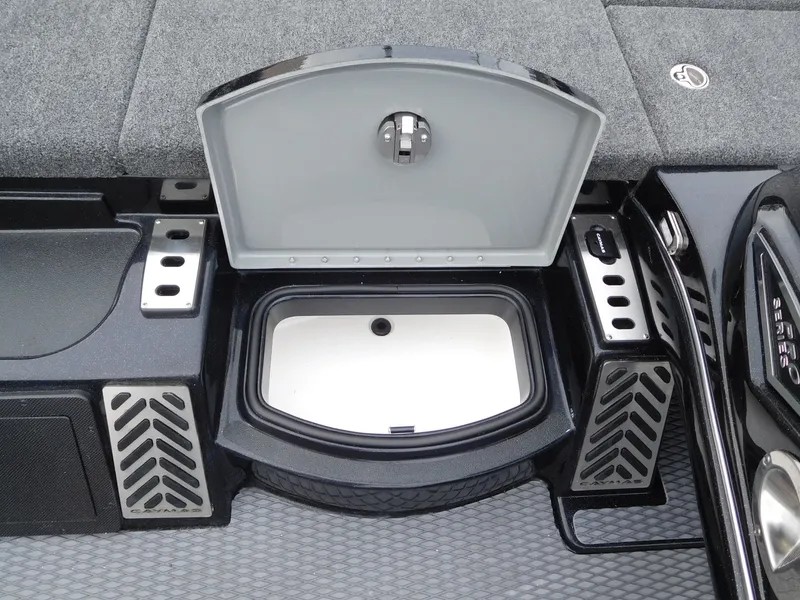 Slide: The Image of Caymas CX 20 PRO 2026 - 16