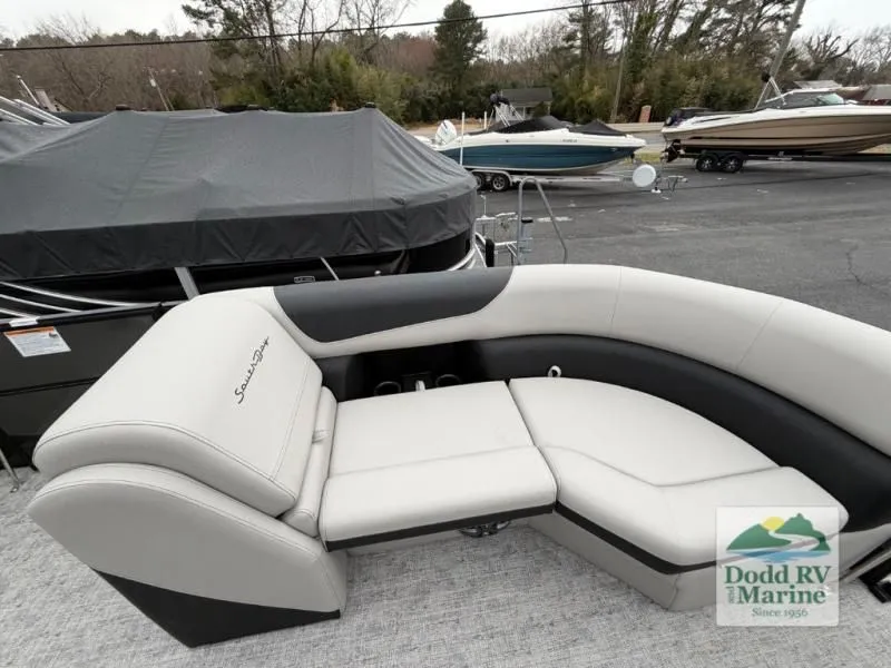 Slide: The Image of LE Series 224CR 2026 - 10