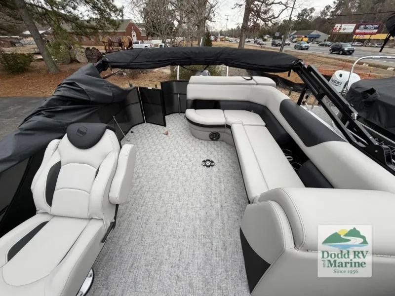 Slide: The Image of LE Series 224CR 2026 - 20