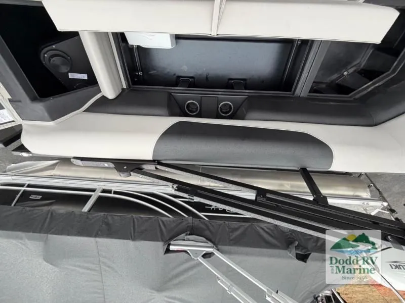 Slide: The Image of LE Series 224CR 2026 - 22