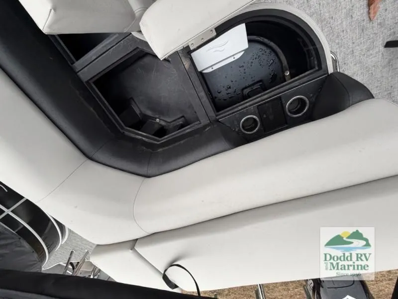 Slide: The Image of LE Series 224CR 2026 - 23